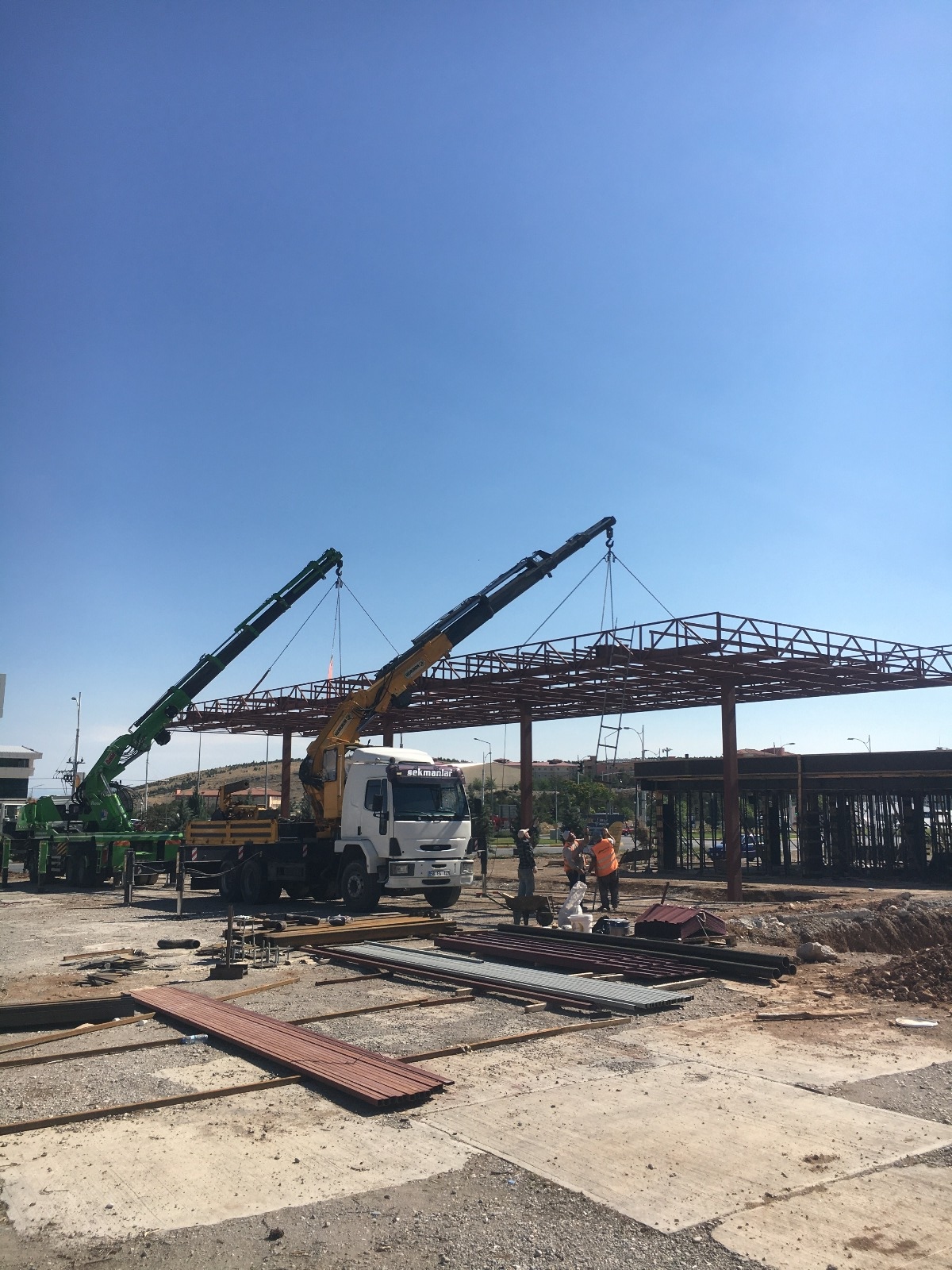 Malatya Kiralık Vinç Hizmetinde İş Güvenliği Neden Hayati Öneme Sahiptir?