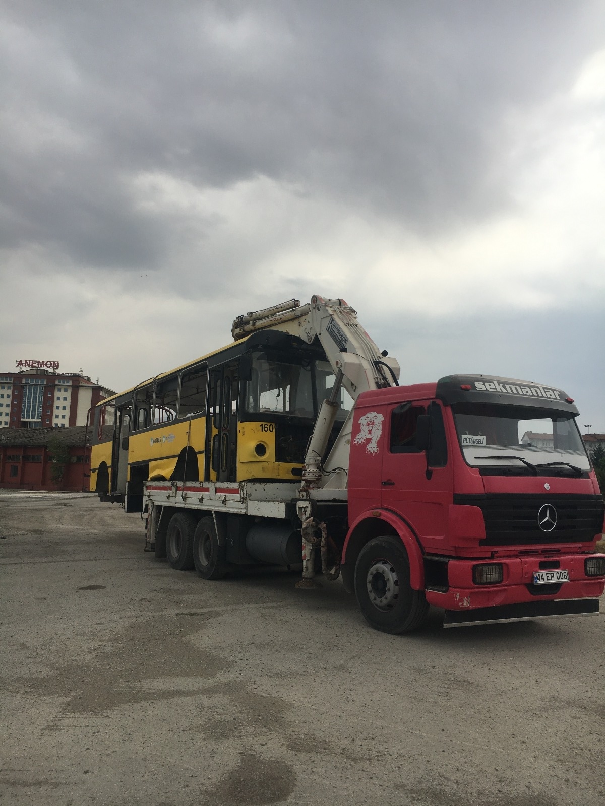 Sekmanlar Vinç: Malatya'da vinç, forklift, ekskavatör, kepçe ve lastikli kepçe hizmetlerinin yanı sıra nakliye, hafriyat, prefabrik yapı üretimi ve kurulumu ile güvenilir çözümler sunan lider firma. Modern ekipman ve uzman ekibimizle projelerinizi en yüksek standartlarda tamamlayın. Sekmanlar Vinç – Malatya kiralık vinç hizmeti: vinç kiralama, kiralık vinç, sepetli vinç, mobil vinç, teleskopik vinç, ağır tonaj vinç, vinç operatörlü ve operatörsüz hizmetler. Acil vinç kiralama, 7/24 vinç desteği, uygun fiyatlı vinç çözümleri, sigortalı ve güvenli taşıma ile inşaat, çelik montaj, prefabrik ve konteyner montaj projeleri için profesyonel vinç hizmetleri Malatya.
