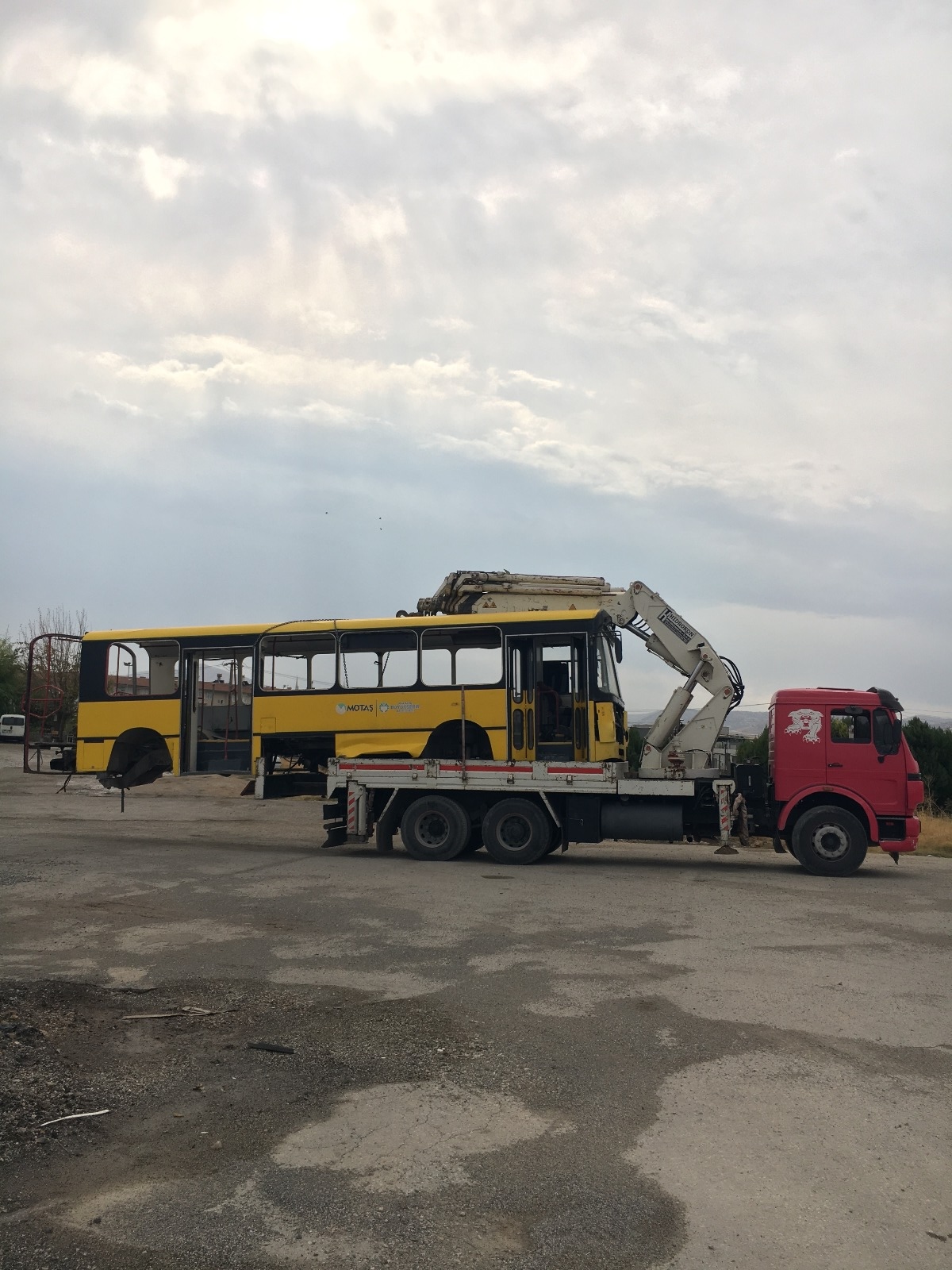 Sekmanlar Vinç: Malatya'da vinç, forklift, ekskavatör, kepçe ve lastikli kepçe hizmetlerinin yanı sıra nakliye, hafriyat, prefabrik yapı üretimi ve kurulumu ile güvenilir çözümler sunan lider firma. Modern ekipman ve uzman ekibimizle projelerinizi en yüksek standartlarda tamamlayın. Sekmanlar Vinç – Malatya kiralık vinç hizmeti: vinç kiralama, kiralık vinç, sepetli vinç, mobil vinç, teleskopik vinç, ağır tonaj vinç, vinç operatörlü ve operatörsüz hizmetler. Acil vinç kiralama, 7/24 vinç desteği, uygun fiyatlı vinç çözümleri, sigortalı ve güvenli taşıma ile inşaat, çelik montaj, prefabrik ve konteyner montaj projeleri için profesyonel vinç hizmetleri Malatya.