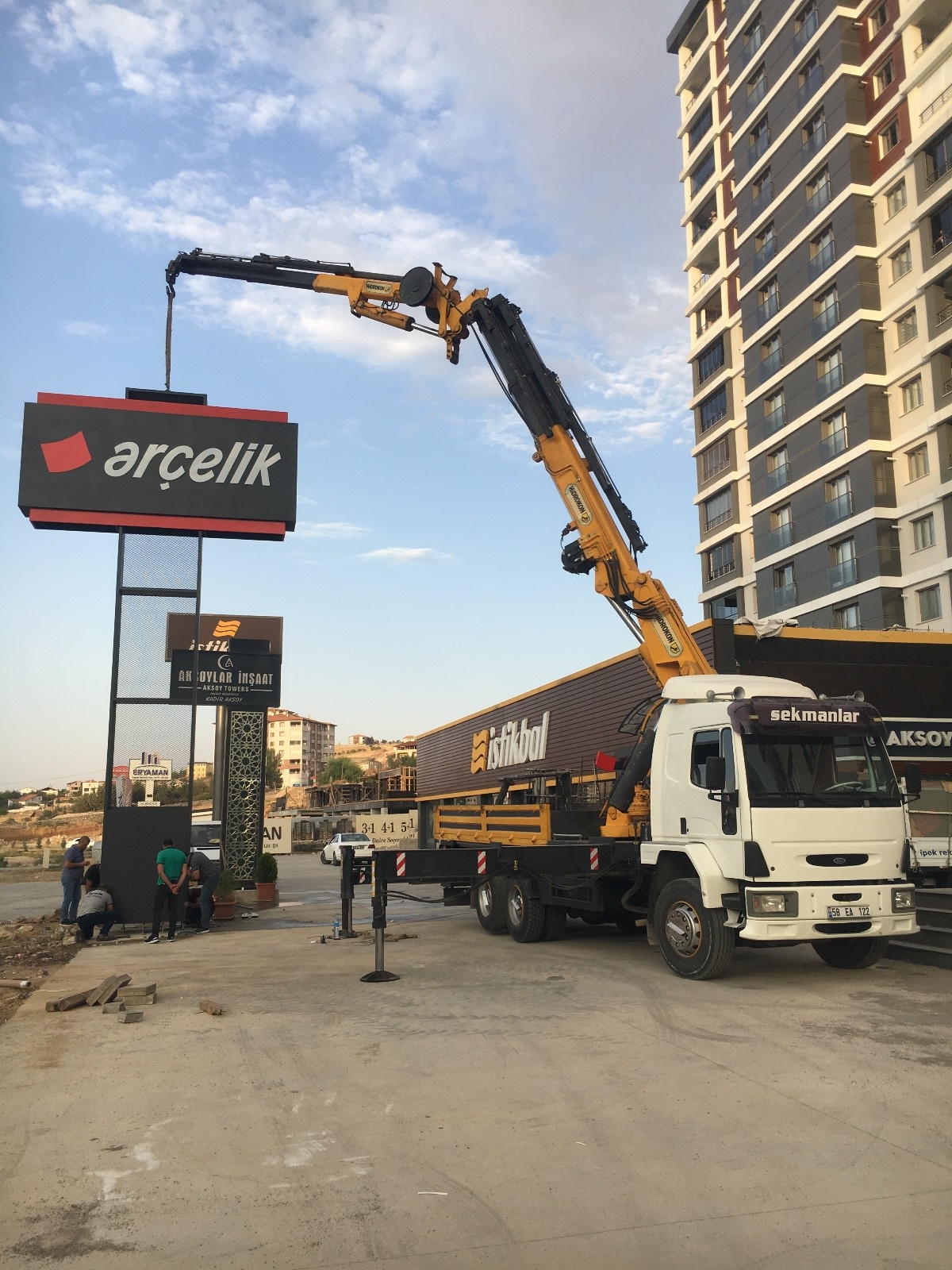 Sekmanlar Vinç: Malatya'da vinç, forklift, ekskavatör, kepçe ve lastikli kepçe hizmetlerinin yanı sıra nakliye, hafriyat, prefabrik yapı üretimi ve kurulumu ile güvenilir çözümler sunan lider firma. Modern ekipman ve uzman ekibimizle projelerinizi en yüksek standartlarda tamamlayın. Sekmanlar Vinç – Malatya kiralık vinç hizmeti: vinç kiralama, kiralık vinç, sepetli vinç, mobil vinç, teleskopik vinç, ağır tonaj vinç, vinç operatörlü ve operatörsüz hizmetler. Acil vinç kiralama, 7/24 vinç desteği, uygun fiyatlı vinç çözümleri, sigortalı ve güvenli taşıma ile inşaat, çelik montaj, prefabrik ve konteyner montaj projeleri için profesyonel vinç hizmetleri Malatya.