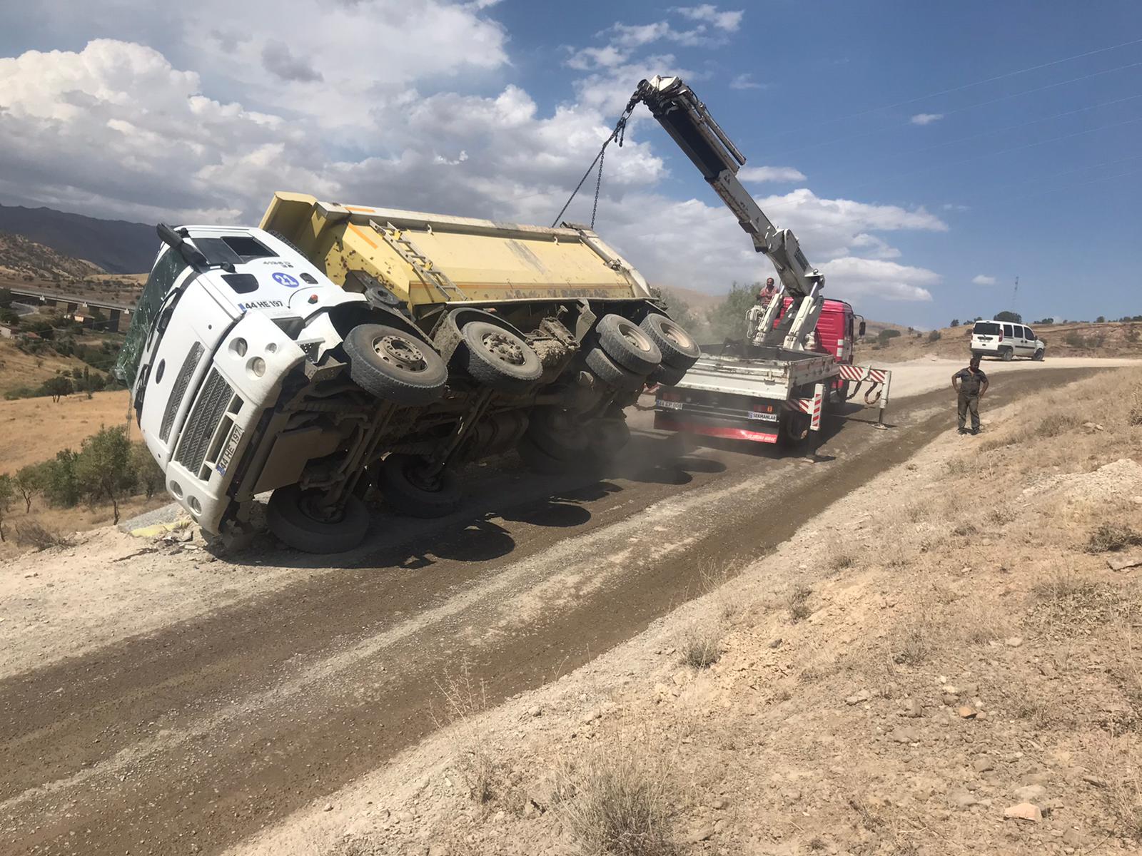 Sekmanlar Vinç: Malatya'da vinç, forklift, ekskavatör, kepçe ve lastikli kepçe hizmetlerinin yanı sıra nakliye, hafriyat, prefabrik yapı üretimi ve kurulumu ile güvenilir çözümler sunan lider firma. Modern ekipman ve uzman ekibimizle projelerinizi en yüksek standartlarda tamamlayın. Sekmanlar Vinç – Malatya kiralık vinç hizmeti: vinç kiralama, kiralık vinç, sepetli vinç, mobil vinç, teleskopik vinç, ağır tonaj vinç, vinç operatörlü ve operatörsüz hizmetler. Acil vinç kiralama, 7/24 vinç desteği, uygun fiyatlı vinç çözümleri, sigortalı ve güvenli taşıma ile inşaat, çelik montaj, prefabrik ve konteyner montaj projeleri için profesyonel vinç hizmetleri Malatya.