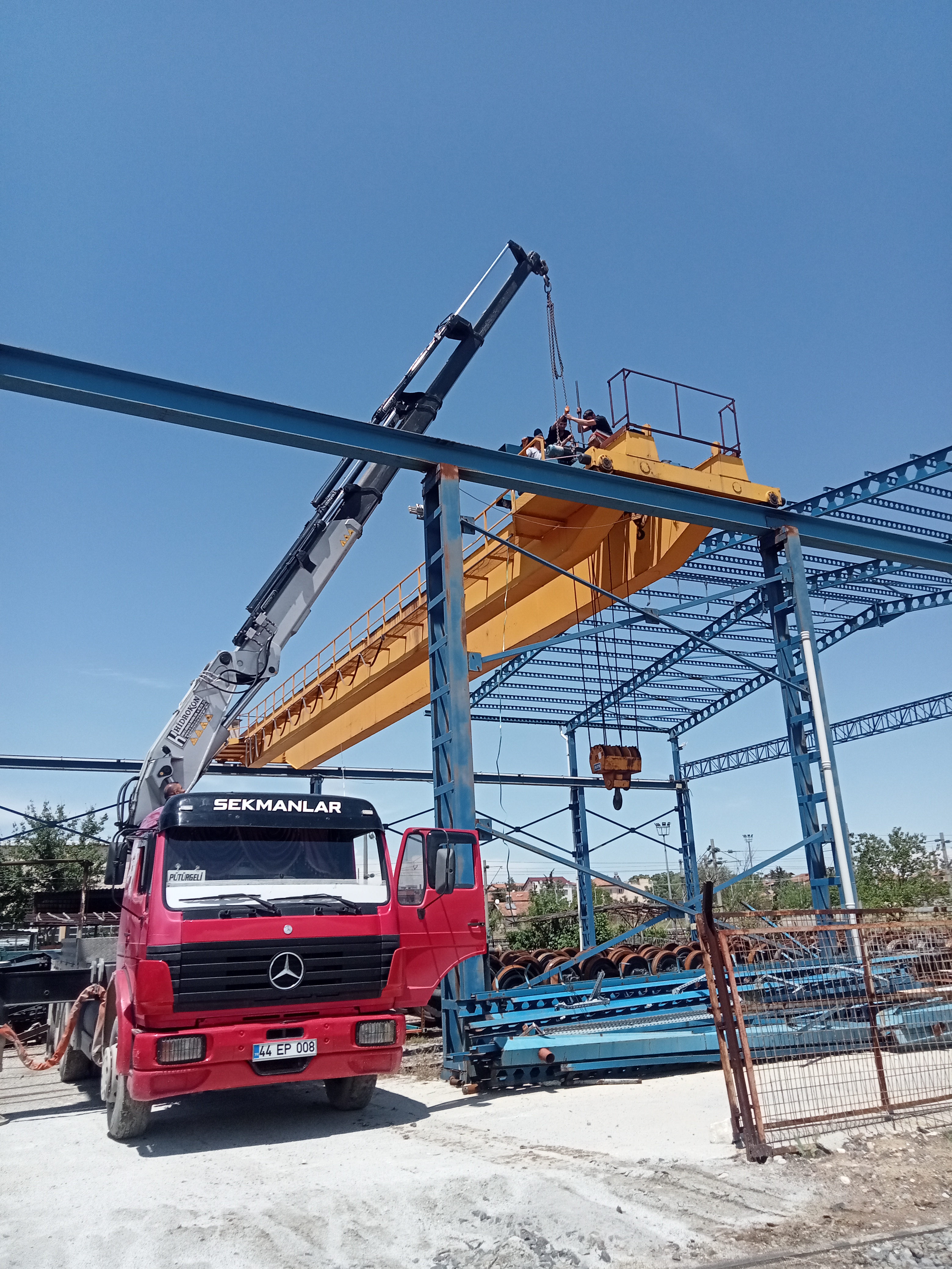 Sekmanlar Vinç: Malatya'da vinç, forklift, ekskavatör, kepçe ve lastikli kepçe hizmetlerinin yanı sıra nakliye, hafriyat, prefabrik yapı üretimi ve kurulumu ile güvenilir çözümler sunan lider firma. Modern ekipman ve uzman ekibimizle projelerinizi en yüksek standartlarda tamamlayın. Sekmanlar Vinç – Malatya kiralık vinç hizmeti: vinç kiralama, kiralık vinç, sepetli vinç, mobil vinç, teleskopik vinç, ağır tonaj vinç, vinç operatörlü ve operatörsüz hizmetler. Acil vinç kiralama, 7/24 vinç desteği, uygun fiyatlı vinç çözümleri, sigortalı ve güvenli taşıma ile inşaat, çelik montaj, prefabrik ve konteyner montaj projeleri için profesyonel vinç hizmetleri Malatya.