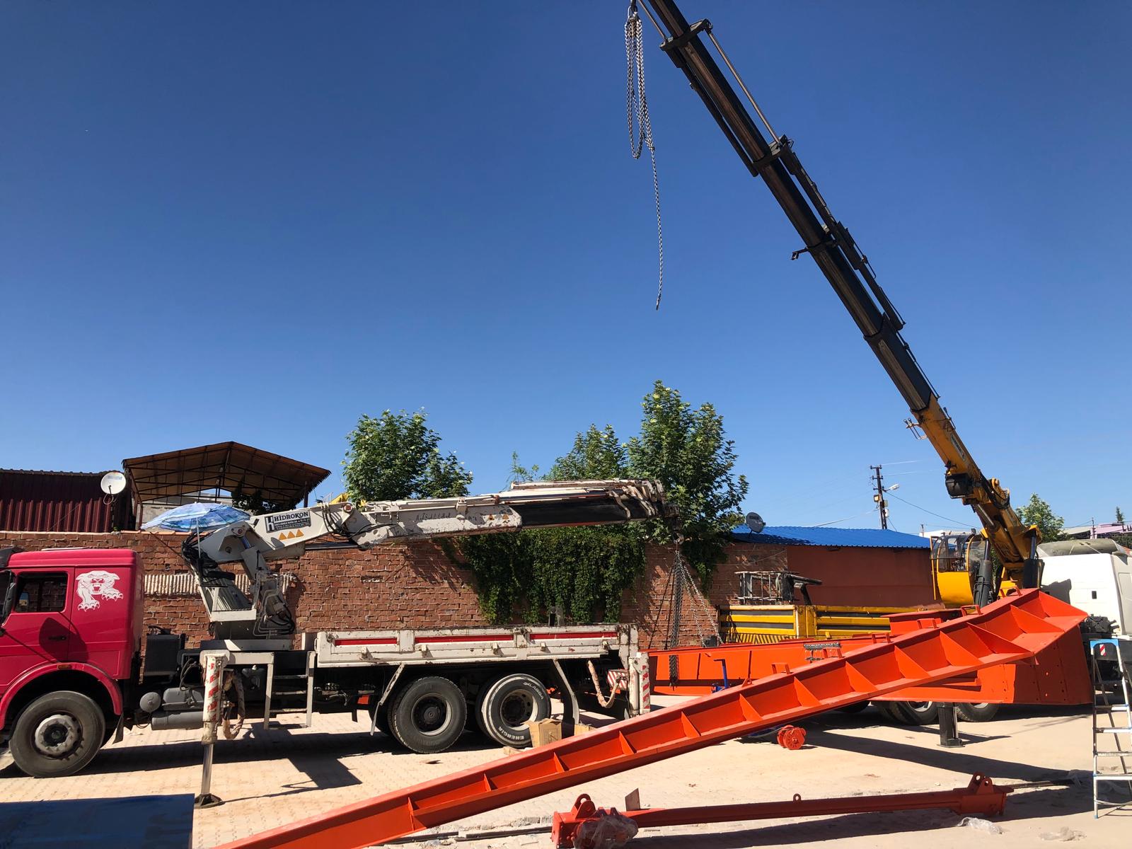 Sekmanlar Vinç: Malatya'da vinç, forklift, ekskavatör, kepçe ve lastikli kepçe hizmetlerinin yanı sıra nakliye, hafriyat, prefabrik yapı üretimi ve kurulumu ile güvenilir çözümler sunan lider firma. Modern ekipman ve uzman ekibimizle projelerinizi en yüksek standartlarda tamamlayın. Sekmanlar Vinç – Malatya kiralık vinç hizmeti: vinç kiralama, kiralık vinç, sepetli vinç, mobil vinç, teleskopik vinç, ağır tonaj vinç, vinç operatörlü ve operatörsüz hizmetler. Acil vinç kiralama, 7/24 vinç desteği, uygun fiyatlı vinç çözümleri, sigortalı ve güvenli taşıma ile inşaat, çelik montaj, prefabrik ve konteyner montaj projeleri için profesyonel vinç hizmetleri Malatya.