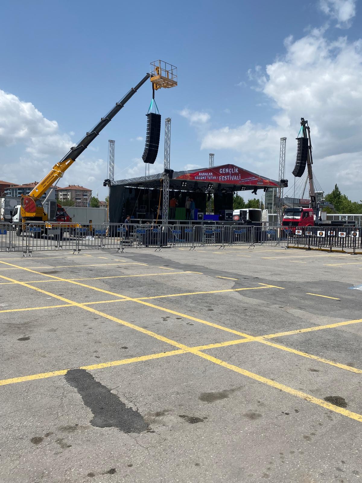 Sekmanlar Vinç: Malatya'da vinç, forklift, ekskavatör, kepçe ve lastikli kepçe hizmetlerinin yanı sıra nakliye, hafriyat, prefabrik yapı üretimi ve kurulumu ile güvenilir çözümler sunan lider firma. Modern ekipman ve uzman ekibimizle projelerinizi en yüksek standartlarda tamamlayın. Sekmanlar Vinç – Malatya kiralık vinç hizmeti: vinç kiralama, kiralık vinç, sepetli vinç, mobil vinç, teleskopik vinç, ağır tonaj vinç, vinç operatörlü ve operatörsüz hizmetler. Acil vinç kiralama, 7/24 vinç desteği, uygun fiyatlı vinç çözümleri, sigortalı ve güvenli taşıma ile inşaat, çelik montaj, prefabrik ve konteyner montaj projeleri için profesyonel vinç hizmetleri Malatya.